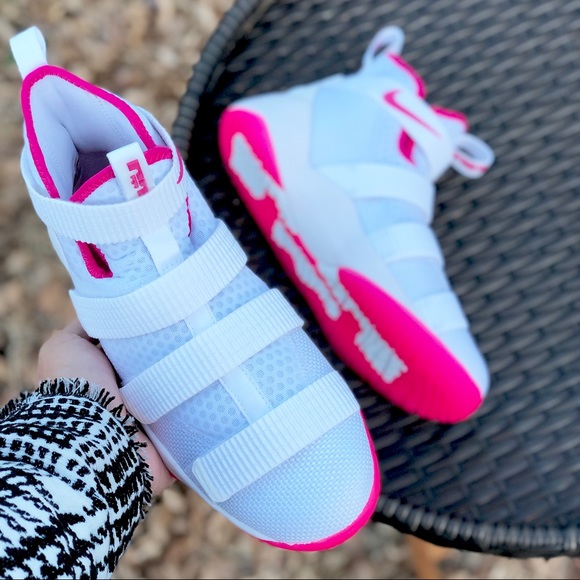 NEW Nike Zoom LeBron James’ Soldier 11 Shoes - Picture 3 of 8